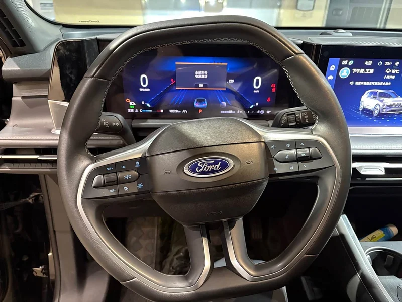 Ford Edge — фото 12