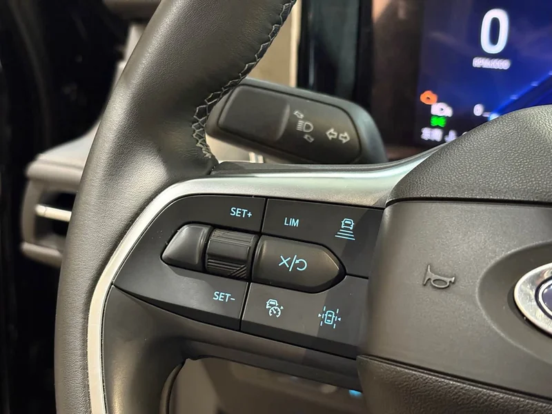Ford Edge — фото 17