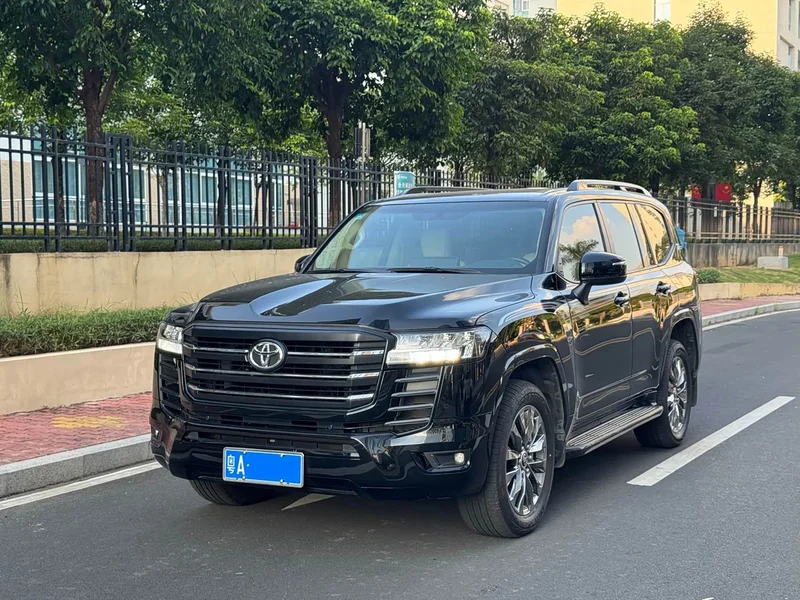 Toyota Land Cruiser (Imported) — фото 1