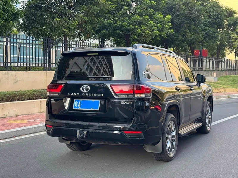 Toyota Land Cruiser (Imported) — фото 2