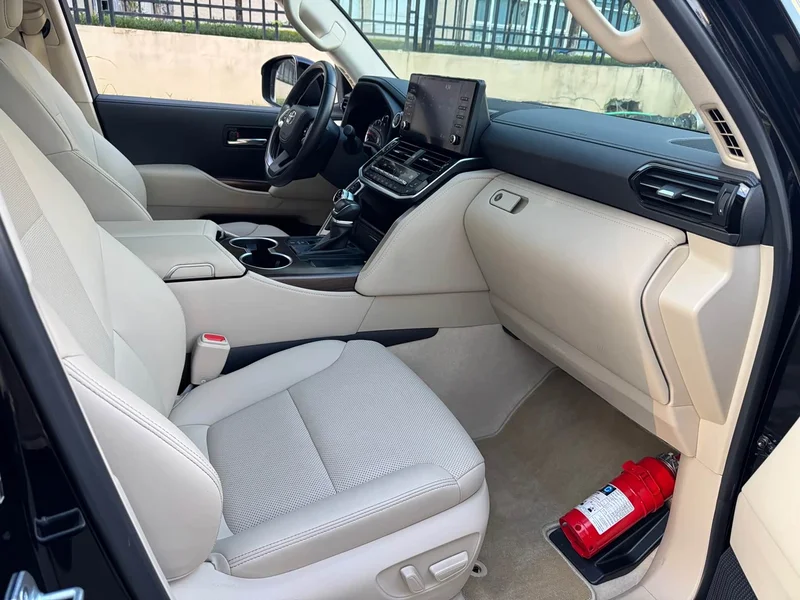 Toyota Land Cruiser (Imported) — фото 10