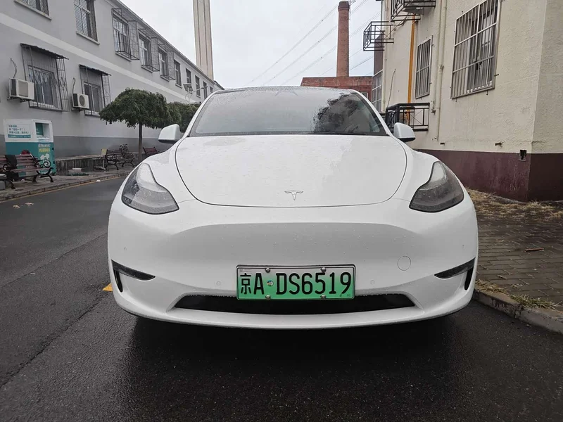 Tesla Model Y — фото 2
