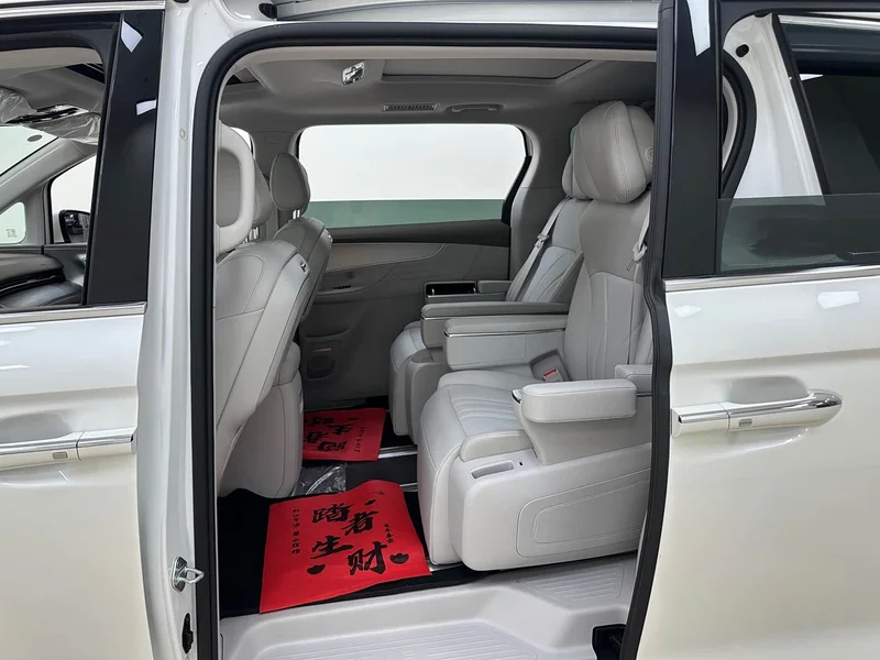 Roewe iMAX8 New Energy — фото 16
