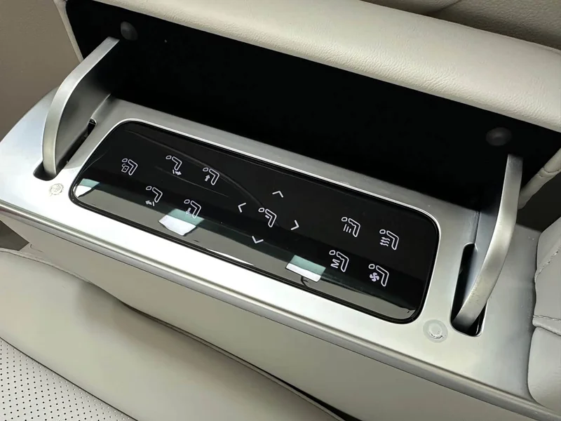 Roewe iMAX8 New Energy — фото 21
