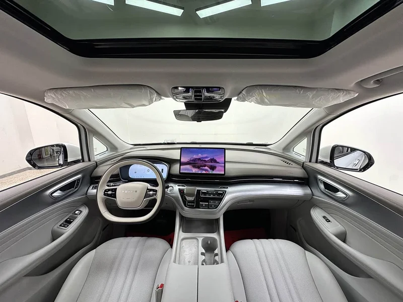 Roewe iMAX8 New Energy — фото 22