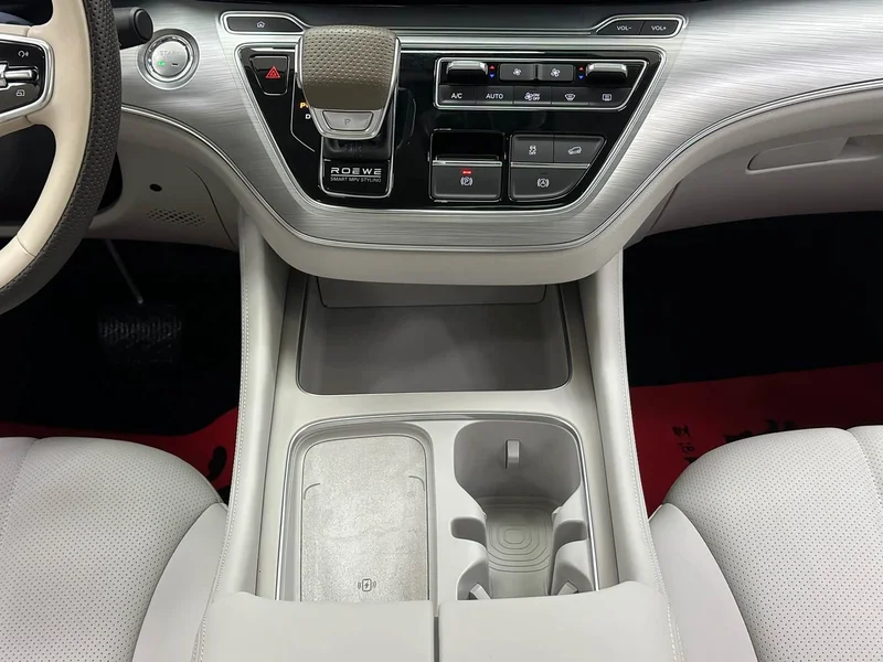 Roewe iMAX8 New Energy — фото 28
