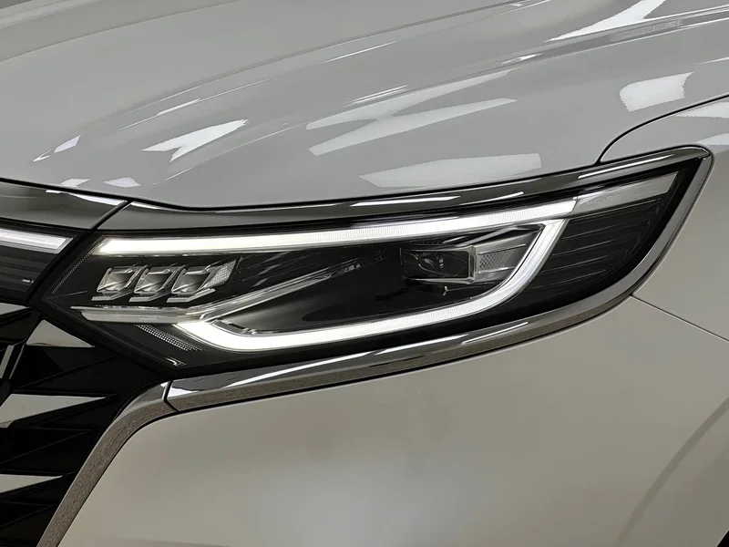Roewe iMAX8 New Energy — фото 8