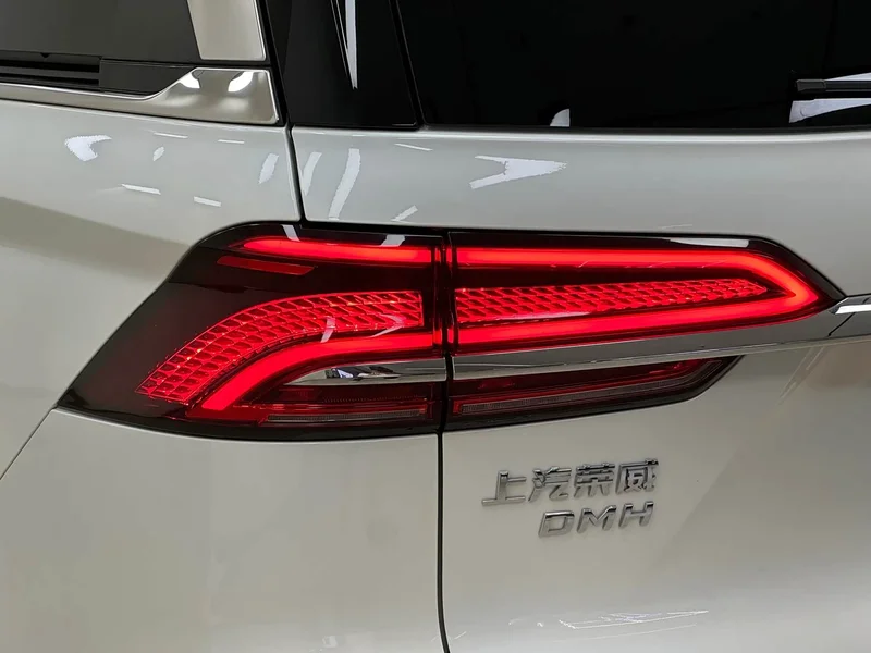 Roewe iMAX8 New Energy — фото 9