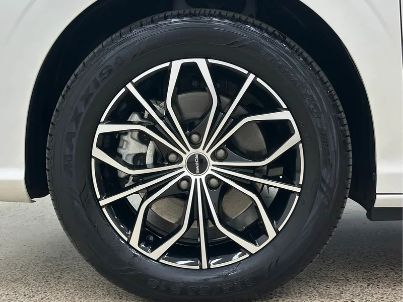 Roewe iMAX8 New Energy — фото 10
