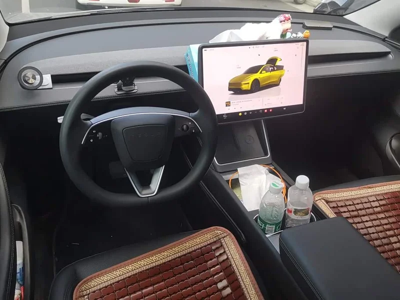 Tesla Model Y — фото 11