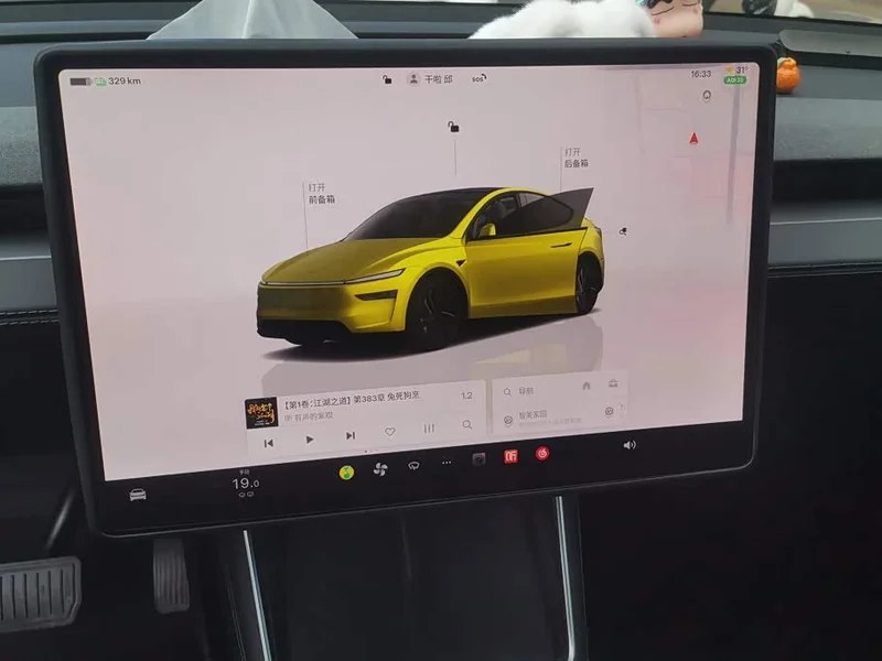 Tesla Model Y — фото 12