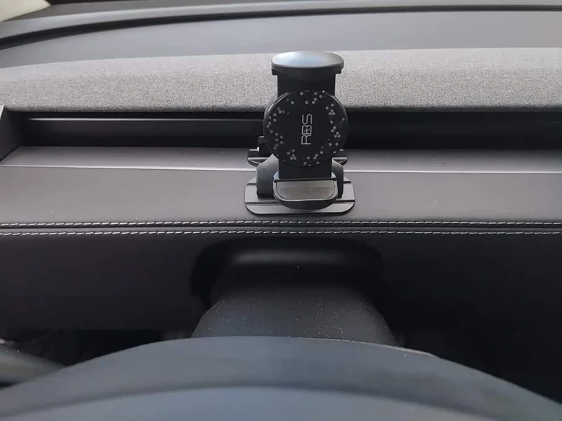 Tesla Model Y — фото 13
