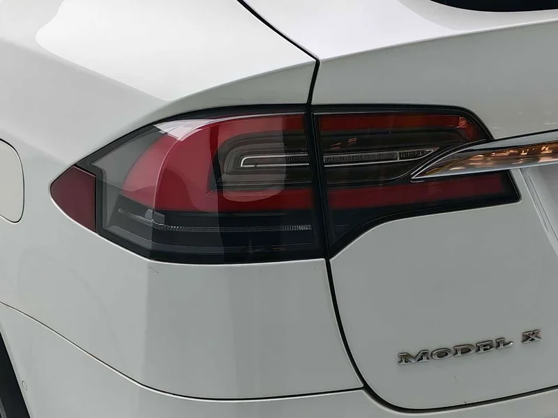 Tesla Model X — фото 22