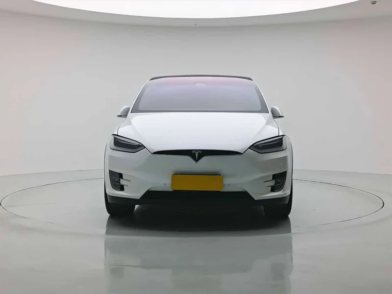 Tesla Model X — фото 3