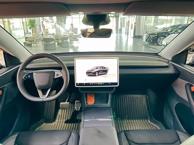 Tesla Model Y — фото 5