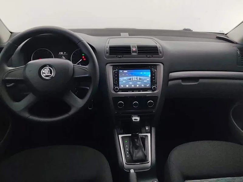 Volkswagen Octavia — фото 12