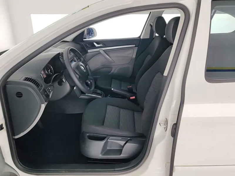 Volkswagen Octavia — фото 9