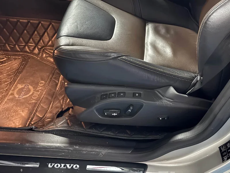 Volvo XC60 — фото 13