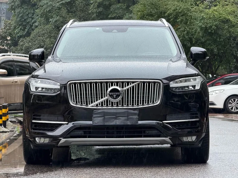 Volvo XC90 — фото 1