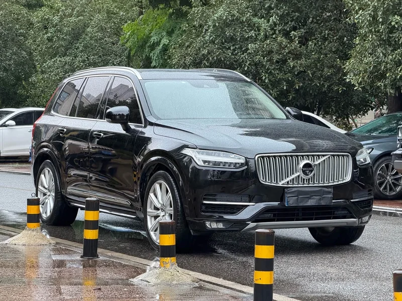 Volvo XC90 — фото 2