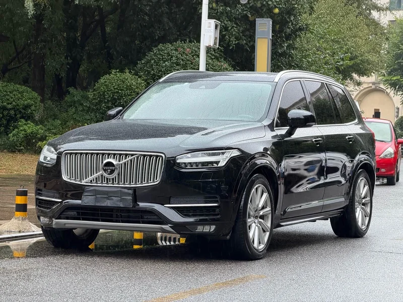 Volvo XC90 — фото 3