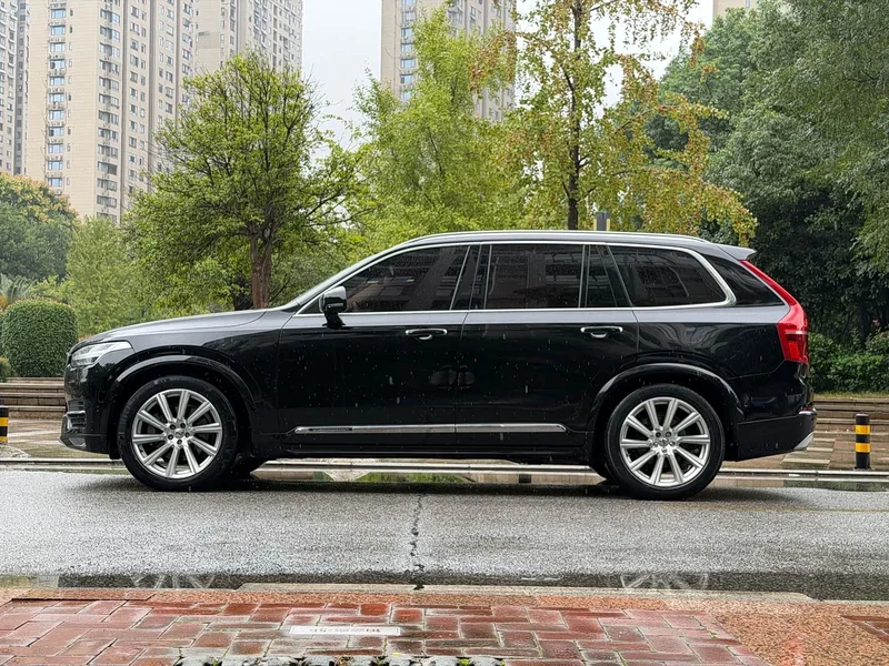 Volvo XC90 — фото 4
