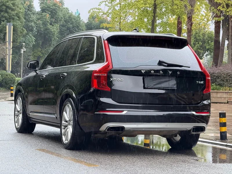 Volvo XC90 — фото 7