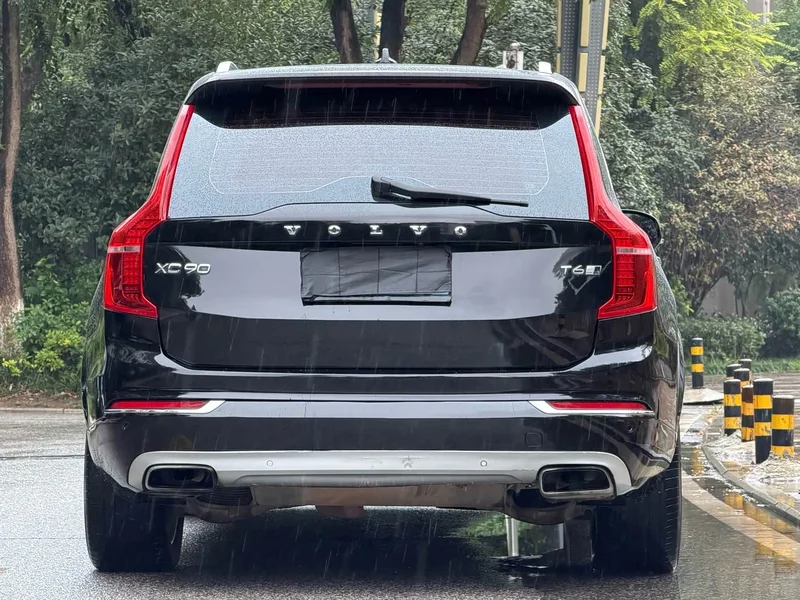 Volvo XC90 — фото 8