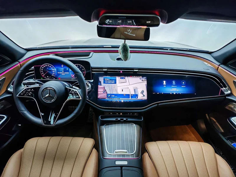 Mercedes-Benz E-Class — фото 16
