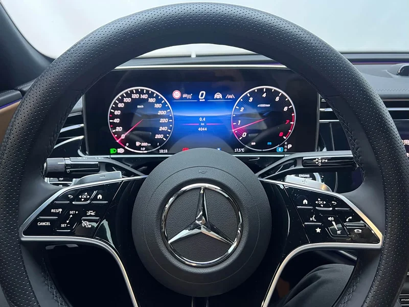 Mercedes-Benz E-Class — фото 14