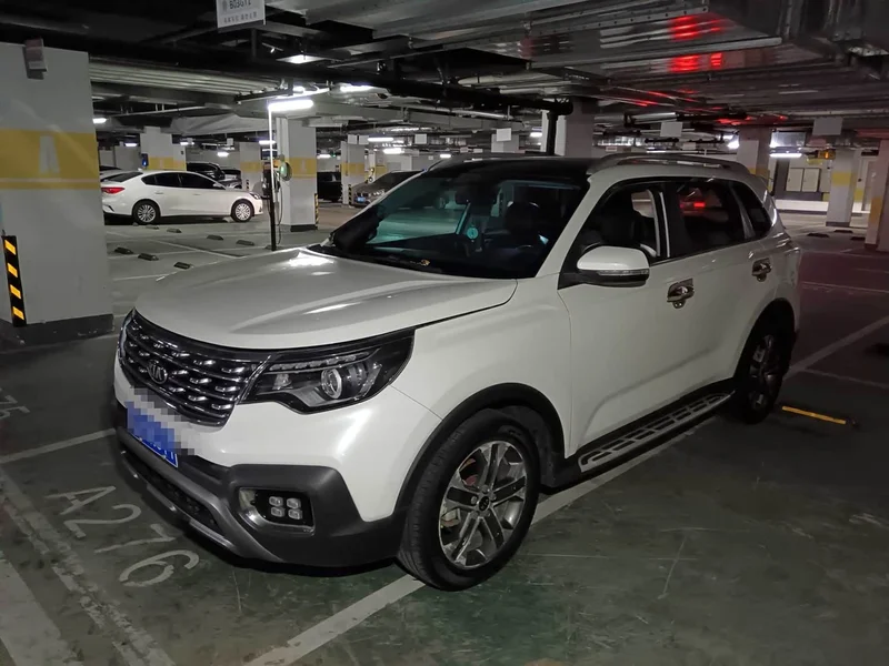 Kia Sportage — фото 1