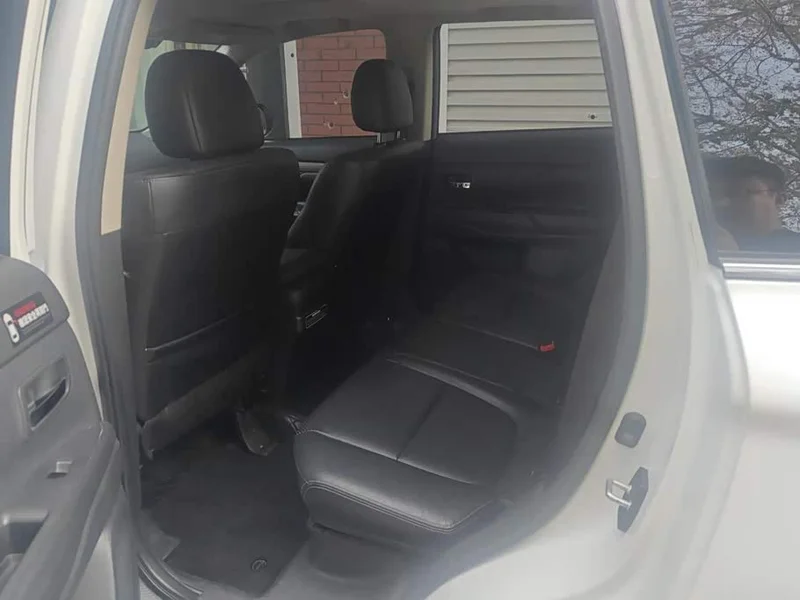 Mitsubishi Outlander — фото 11