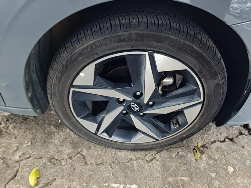 Hyundai Elantra — фото 8
