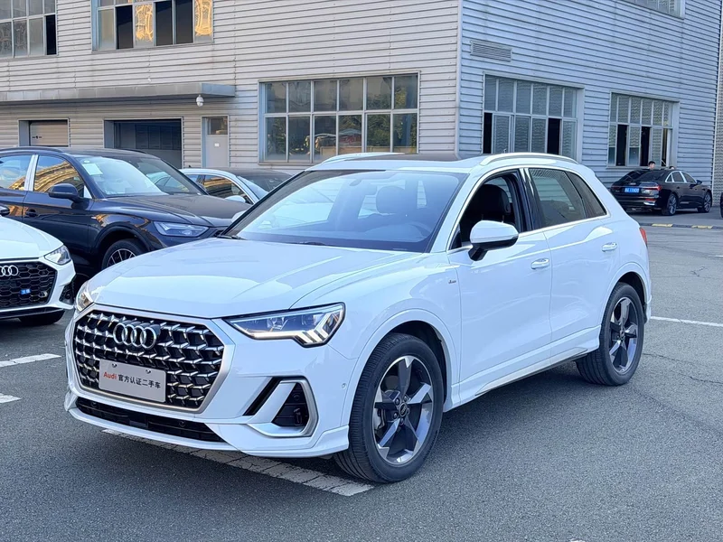 Audi Q3 — фото 1