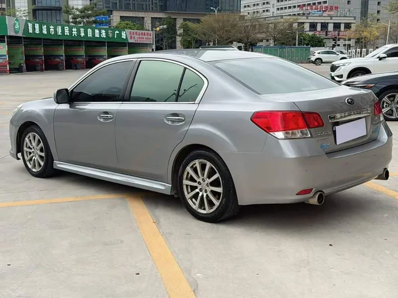 Subaru Legacy — фото 9