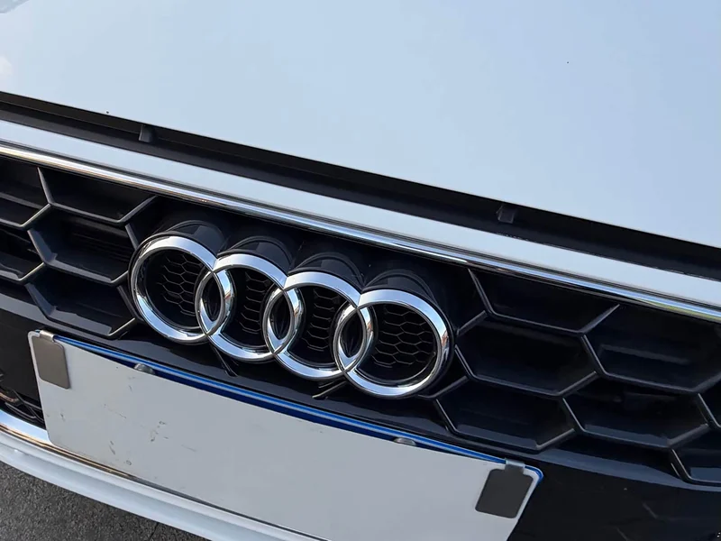 Audi A4L — фото 12