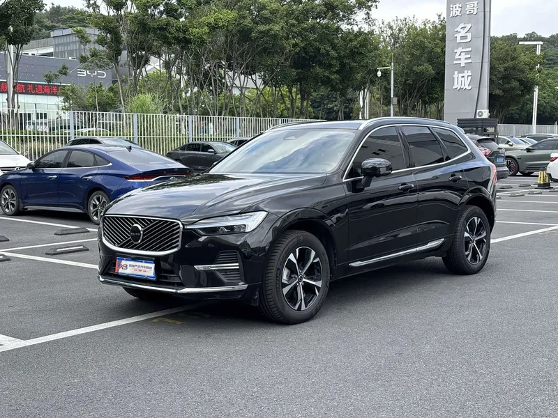 Volvo XC60 — фото 1