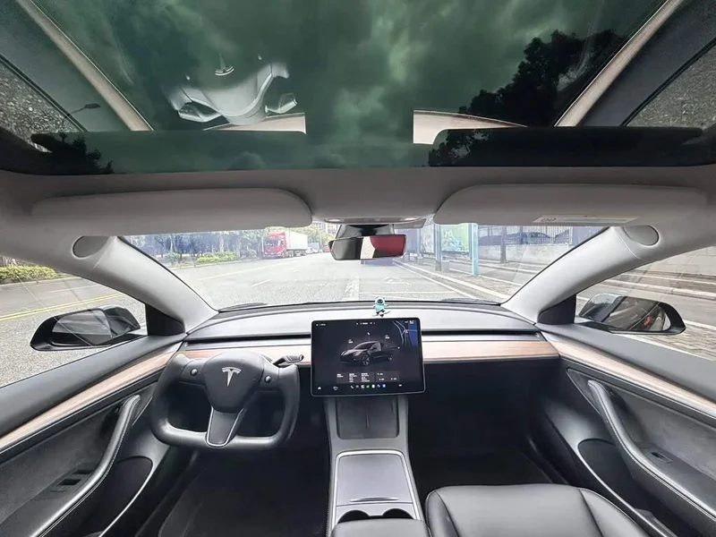 Tesla Model 3 — фото 4