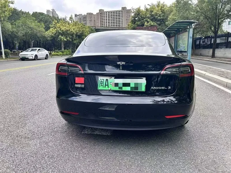 Tesla Model 3 — фото 8