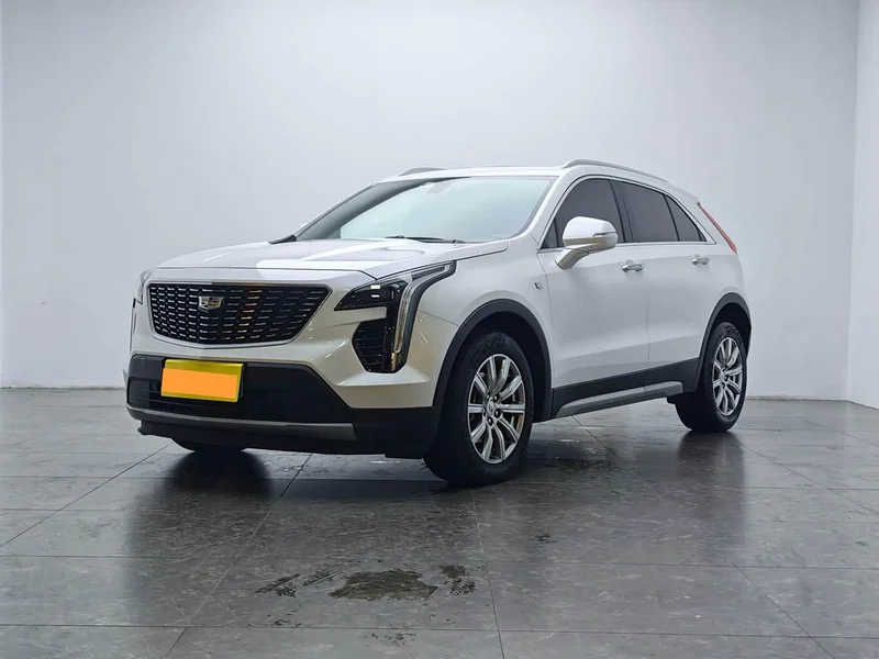 Cadillac XT4 — фото 1
