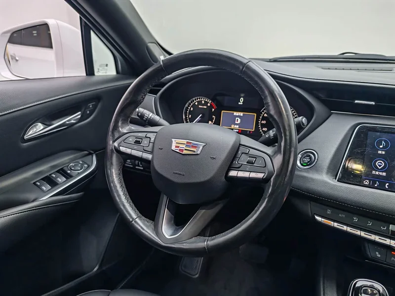 Cadillac XT4 — фото 16