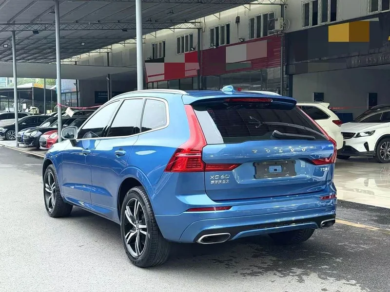 Volvo XC60 — фото 7