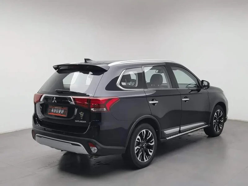 Mitsubishi Outlander — фото 2