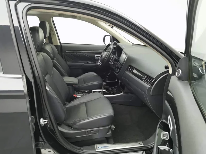 Mitsubishi Outlander — фото 23
