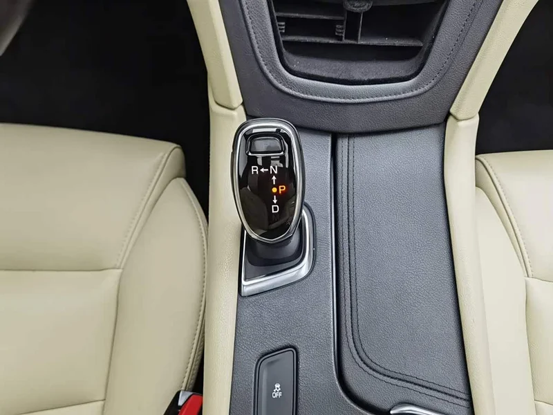Cadillac XT5 — фото 13
