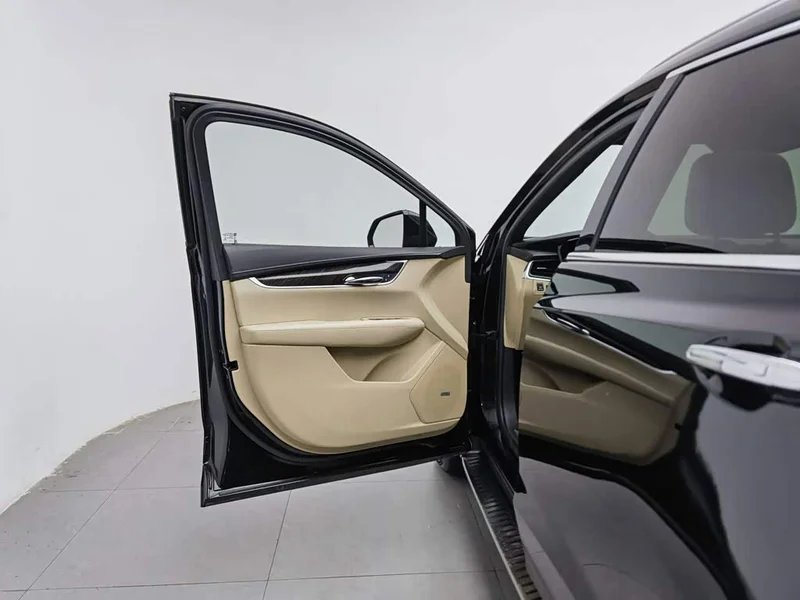 Cadillac XT5 — фото 8