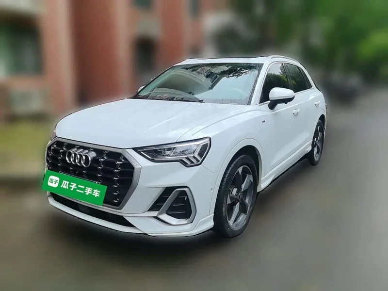 Audi Q3 — фото 1