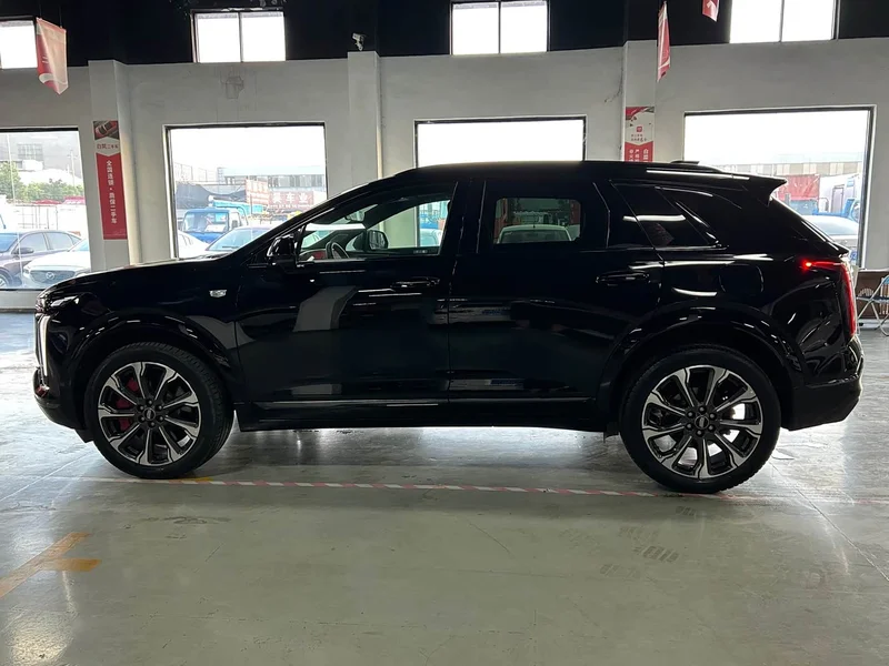 Cadillac XT5 — фото 16