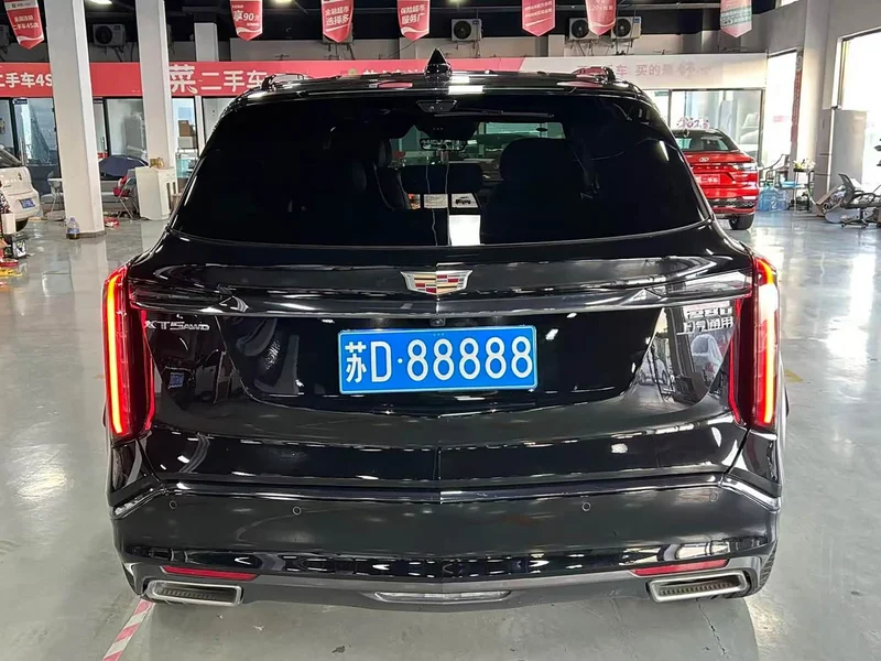 Cadillac XT5 — фото 17