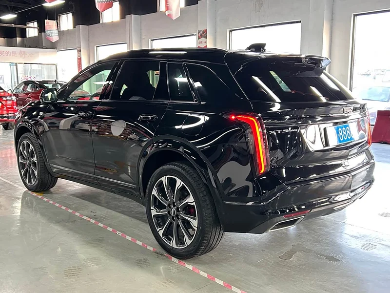 Cadillac XT5 — фото 18